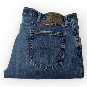 Wrangler Men's Jeans 42 x 28/29 Regular Fit Distressed Working Mans Oil Mark